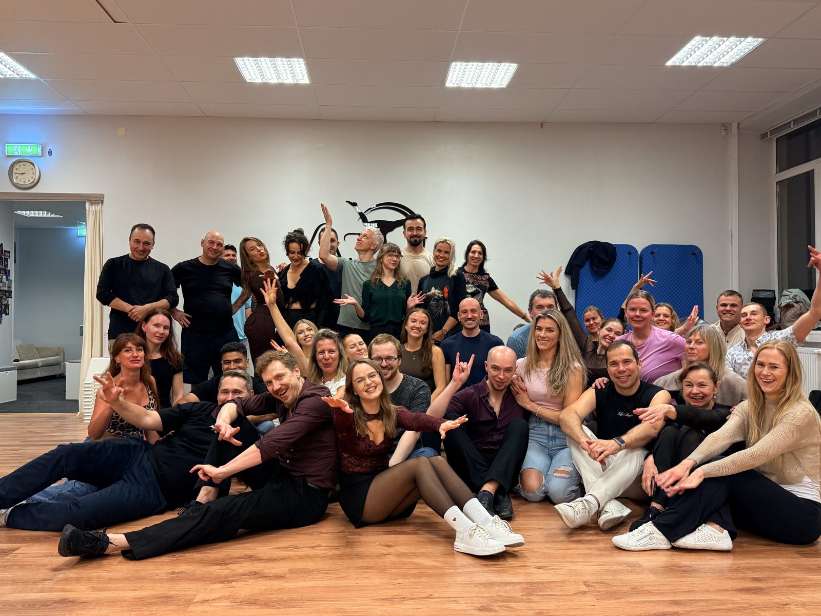 Connection Studio bachata tund, kogu grupp koos